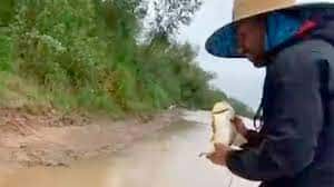 El “Kun” Agüero pescó en el río Paraná: video de cómo devuelve un dorado