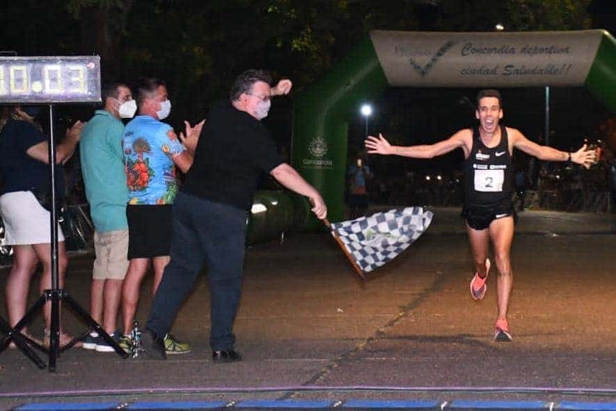 Atletismo: El paranaense Julián Molina ganó la Maratón de Reyes