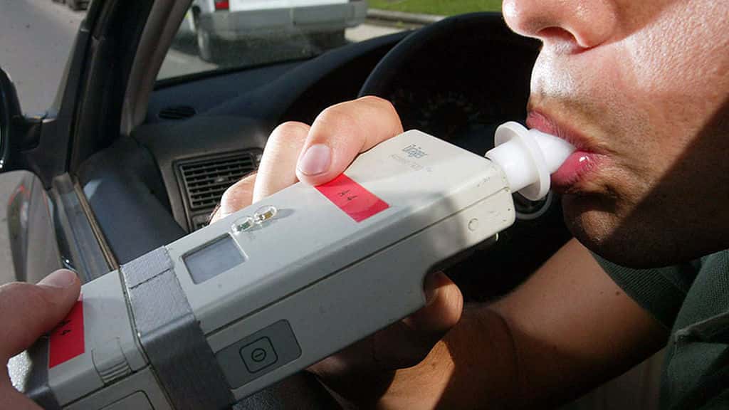 CABA: se retendrá la licencia a los conductores que den positivo en el test de alcoholemia