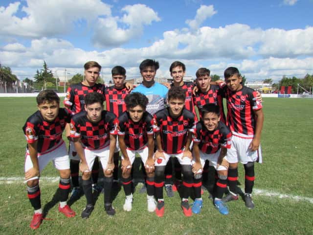 Esta es la 5a. División de Gualeguay Central que se quedó con el clásico en el estadio "Hermanos Romasanta" al ganarle a Sociedad Sportiva por 1-0