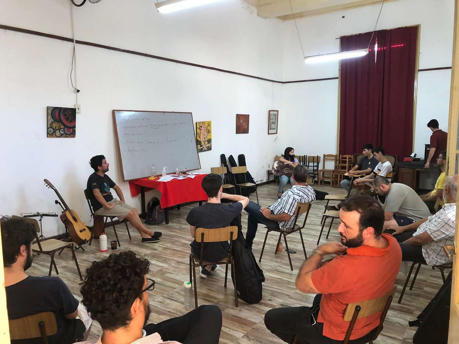 Las Guitarras Gualeyas dictarán su segundo taller intensivo de guitarra tango