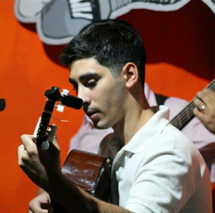 Hoy: Mateo Tano, Huella en guitarra
