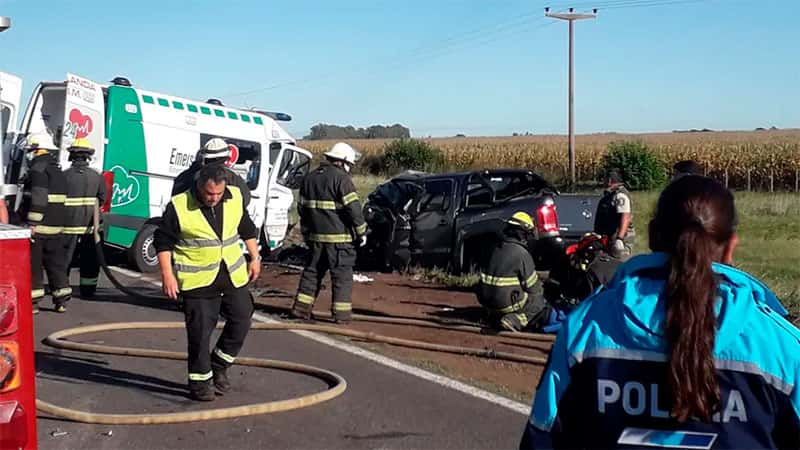 Trágico accidente: mueren 7 personas tras un choque entre una ambulancia y una camioneta