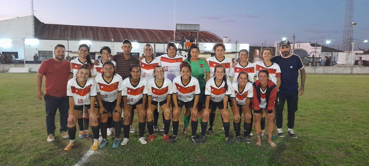 Las rojinegras quedaron muy cerca del título del Primer Campeonato Oficial de Fútbol Femenino en Gualeguay.
