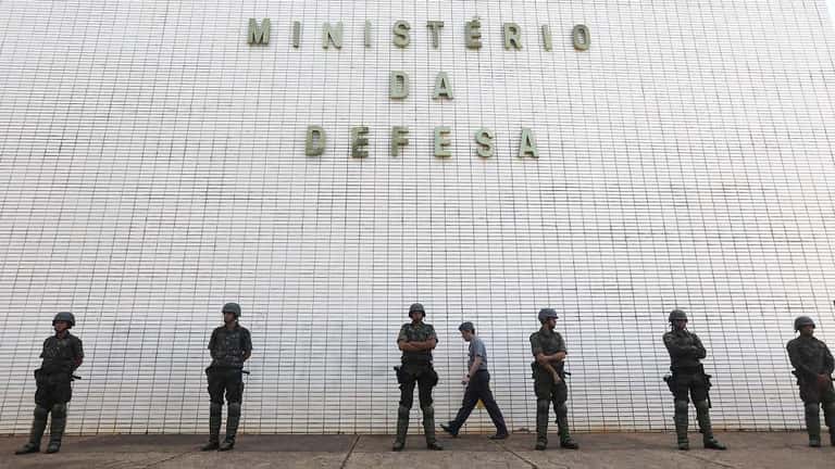 Tras el escándalo del viagra, las Fuerzas Armadas de Brasil deberán explicar otra compra: 60 prótesis de pene por USD 74
