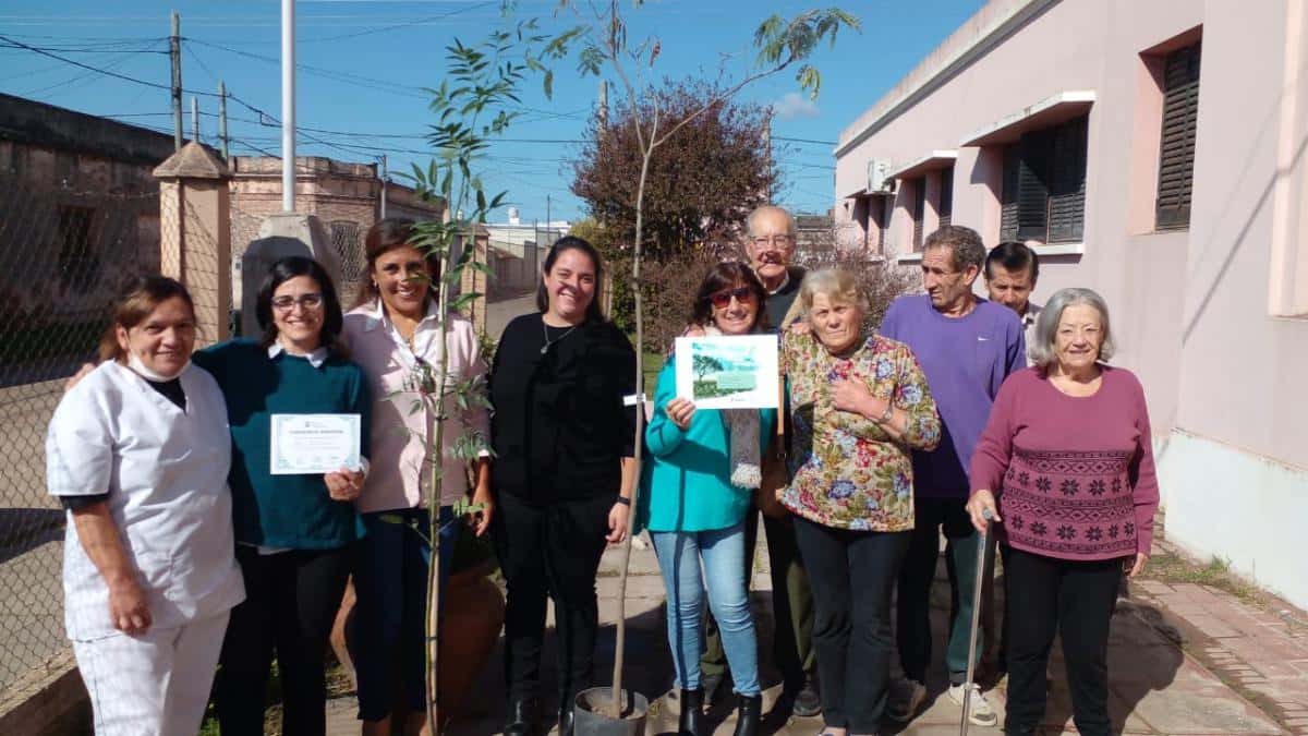 Se plantaron árboles en el Hogar de Ancianos “Pía Unión de San Antonio”