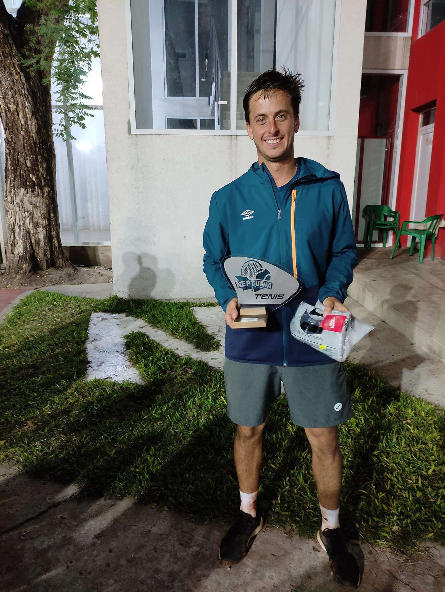 Nicolás Larreteguy se coronó campeón en su categoría en el torneo organizado por Neptuni en Gualeguaychú.