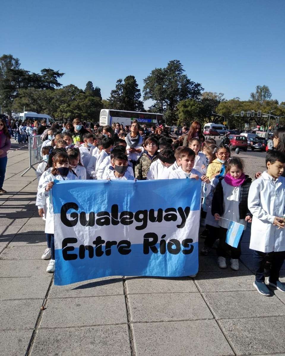 Alumnos de Gualeguay juraron lealtad en Rosario