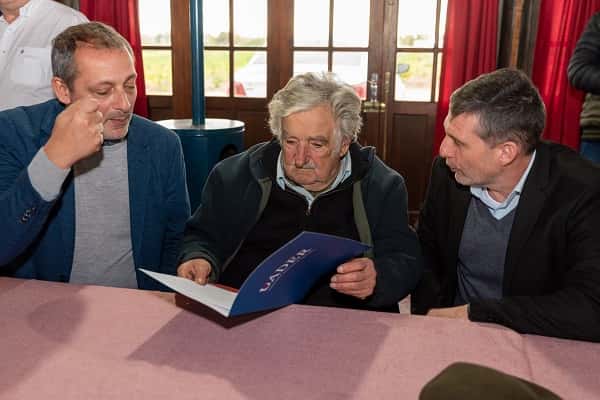 Autoridades de la Uader se reunieron con “Pepe” Mujica