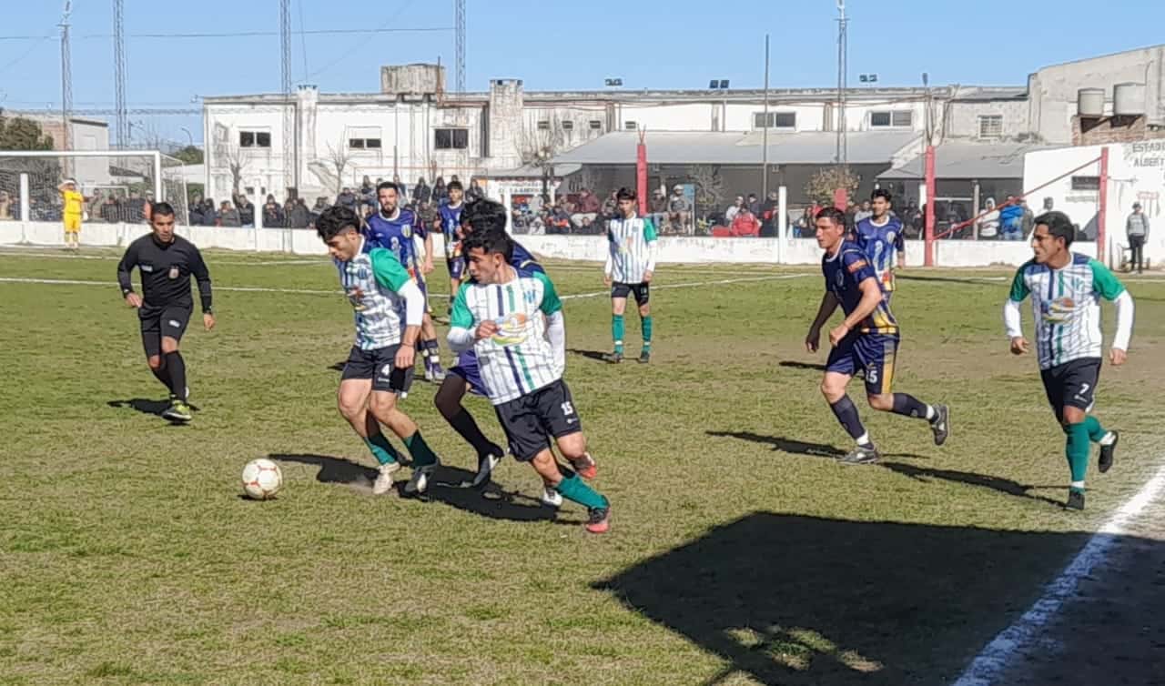 Centro Bancario otra vez tuvo que echar el resto ante El Progreso. El 1-1 final lo clasificó a semifinales al equipo dirigido por el "Lilo" Spandrio.