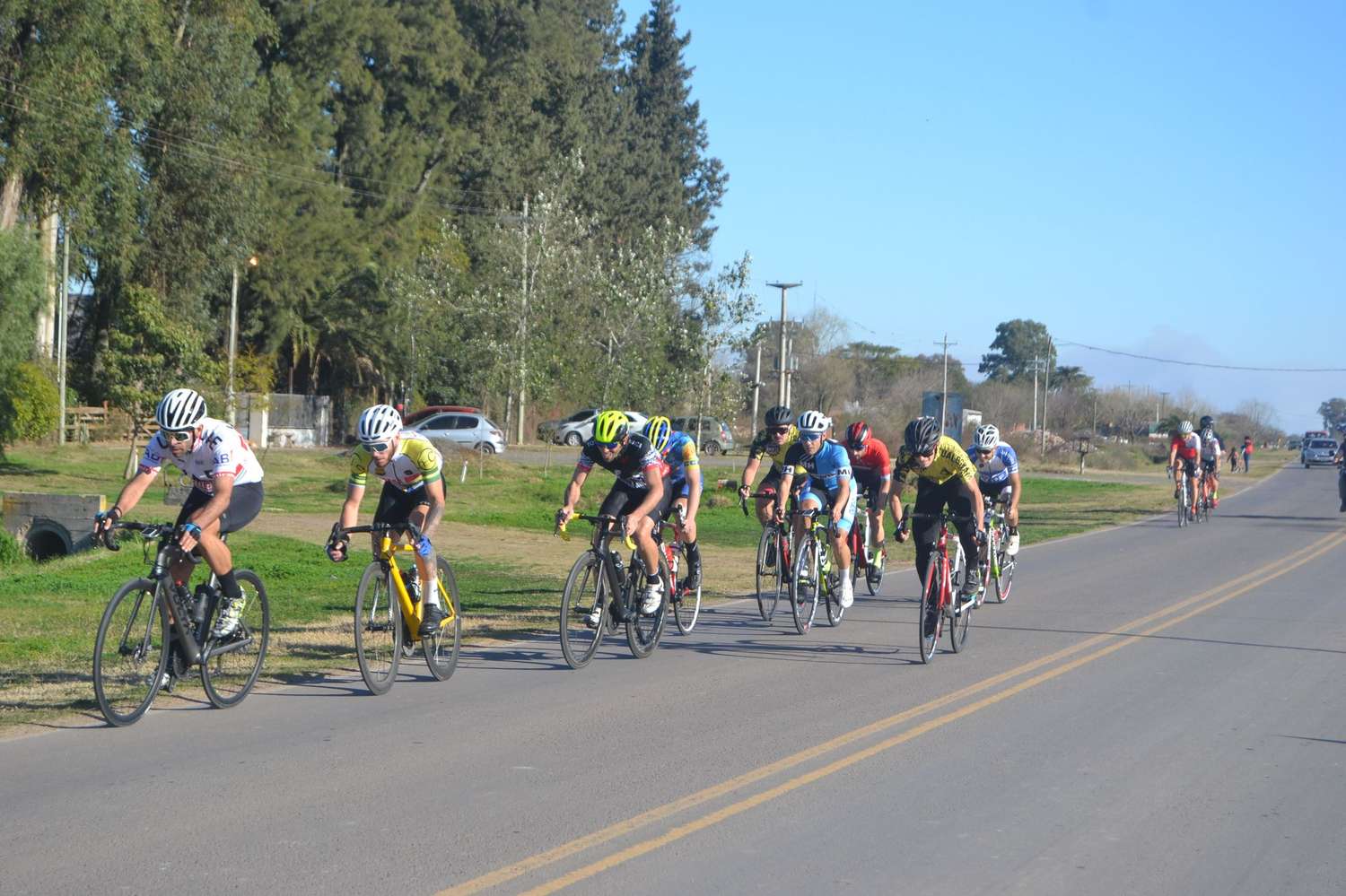 Otra vez el ciclismo en ruta presente en Gualeguay. Una gran jornada del pedal se llevó a cabo el pasado sábado en el circuito denominado Camino a Puerto Ruiz.