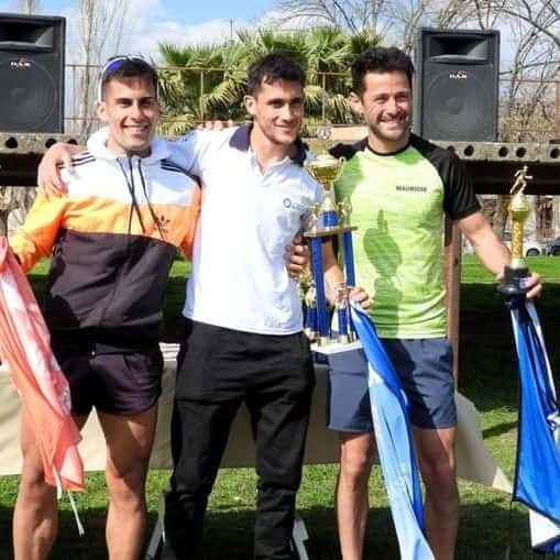 Atletas gualeguayenses en el maratón de Larroque