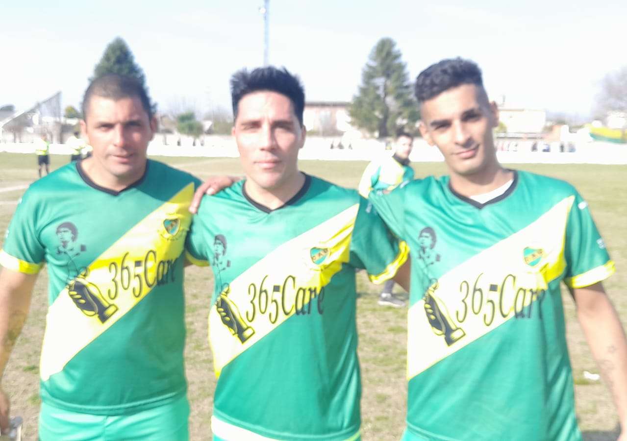 Daniel "Pachu" García, Laureano García y Matías Giménez, los autores de los goles para el auriverde.