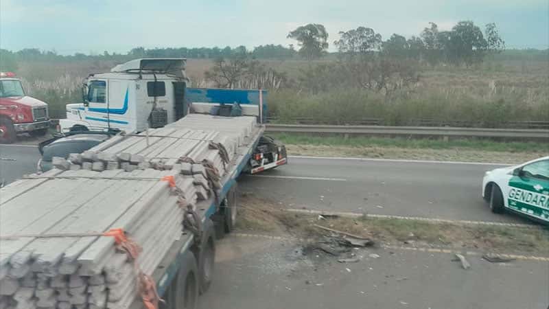 Grave accidente en Ruta 12 tras impresionante choque de un auto y un camión
