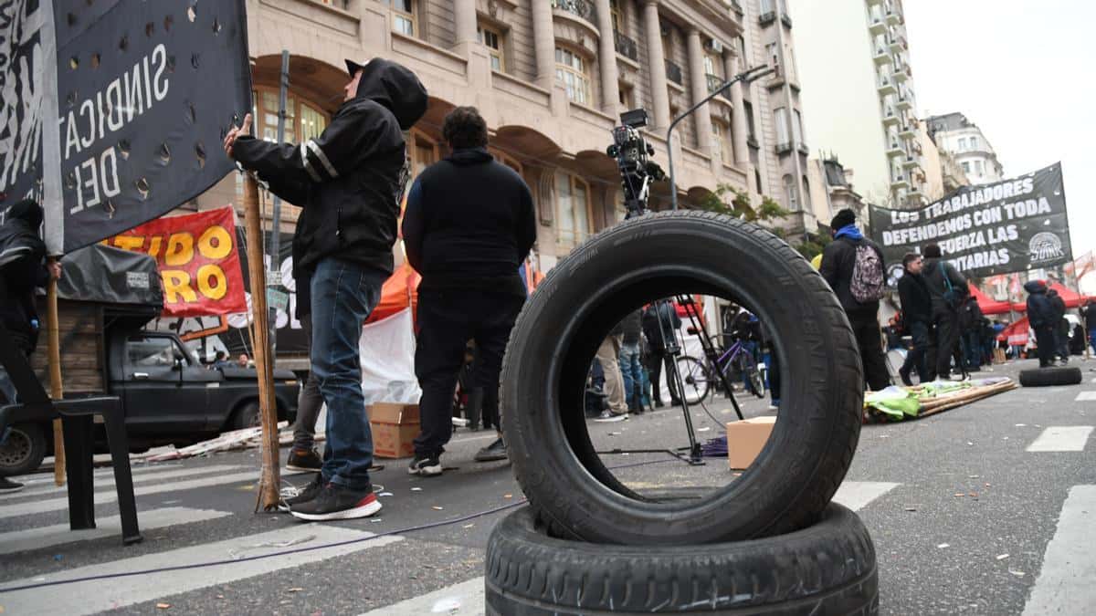 Neumáticos: tras más de 14 horas de reunión, se destrabó el conflicto con el gremio
