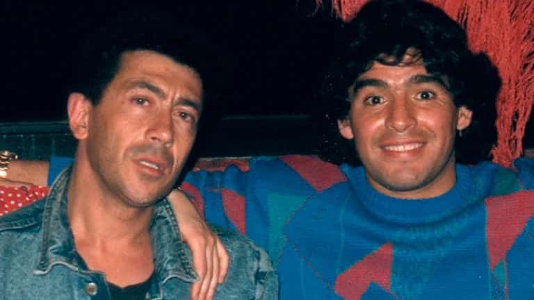 Edoardo Bennato con Diego Maradona, en días de gloria