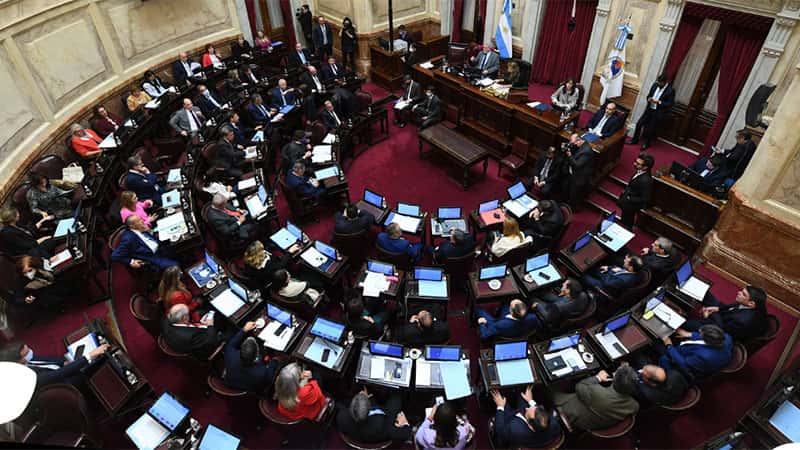 Diputados y senadores acordaron aumentarse un 30% los sueldos: cuánto cobran