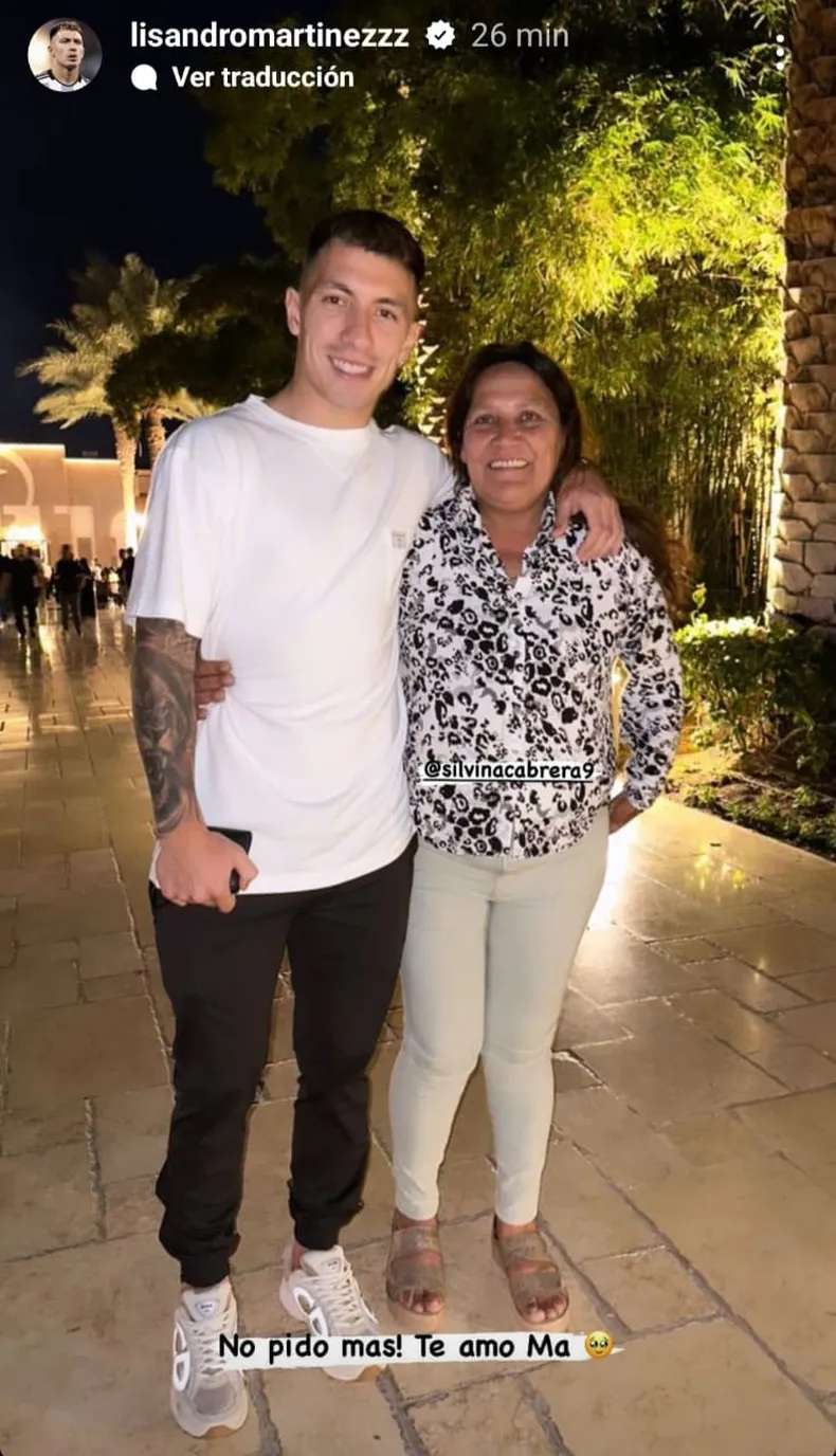 La mamá de Lisandro Martínez ya está en Qatar