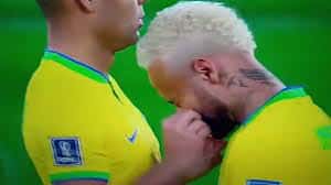 Se supo qué decisión tomó la FIFA tras la imagen de Neymar inhalando una sustancia en pleno partido