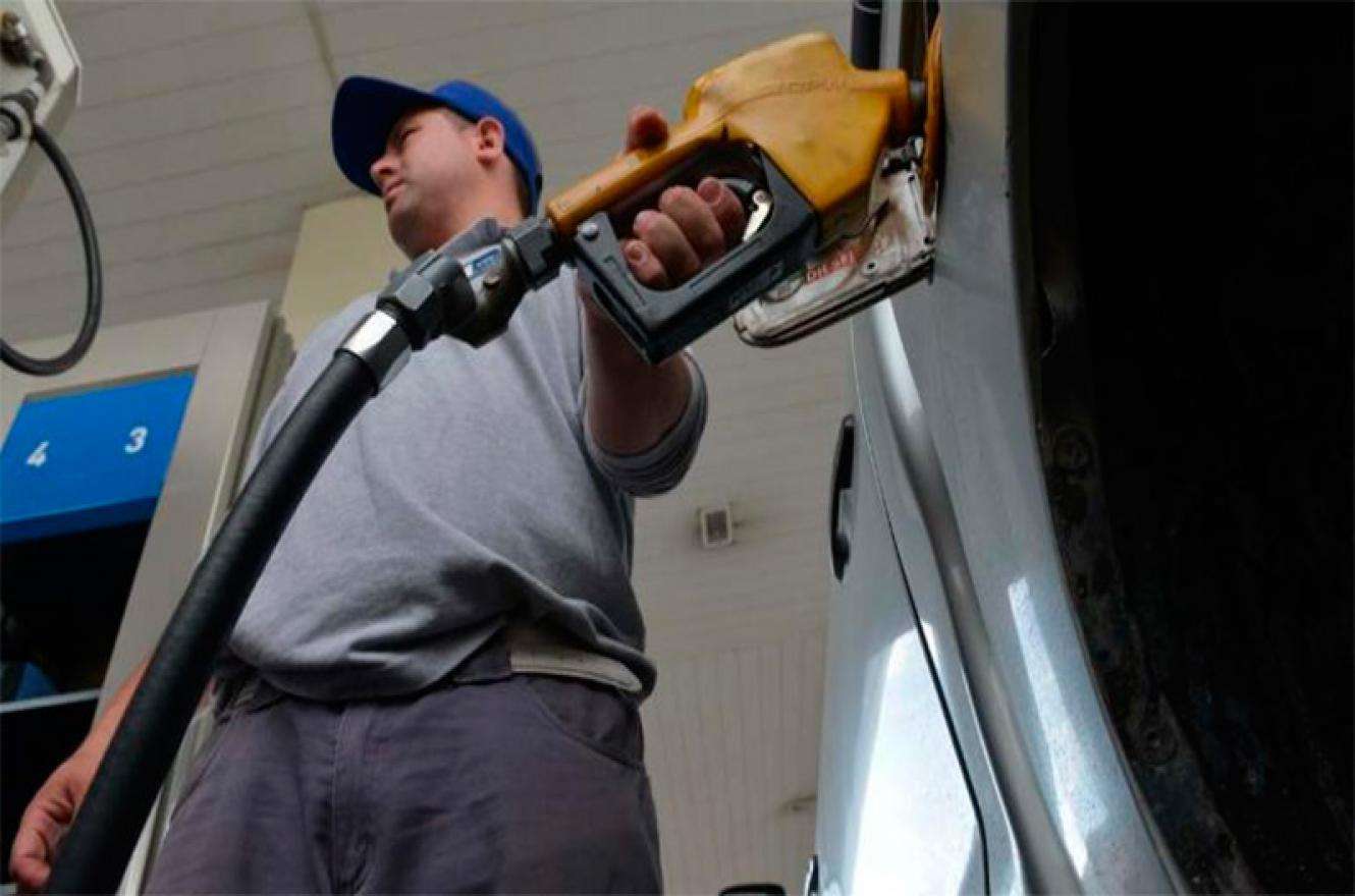 YPF aumenta los precios de sus combustibles $11 por litro promedio