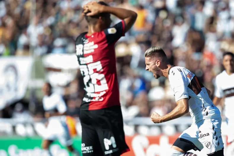 Newell's y Platense empataron 2 a 2
