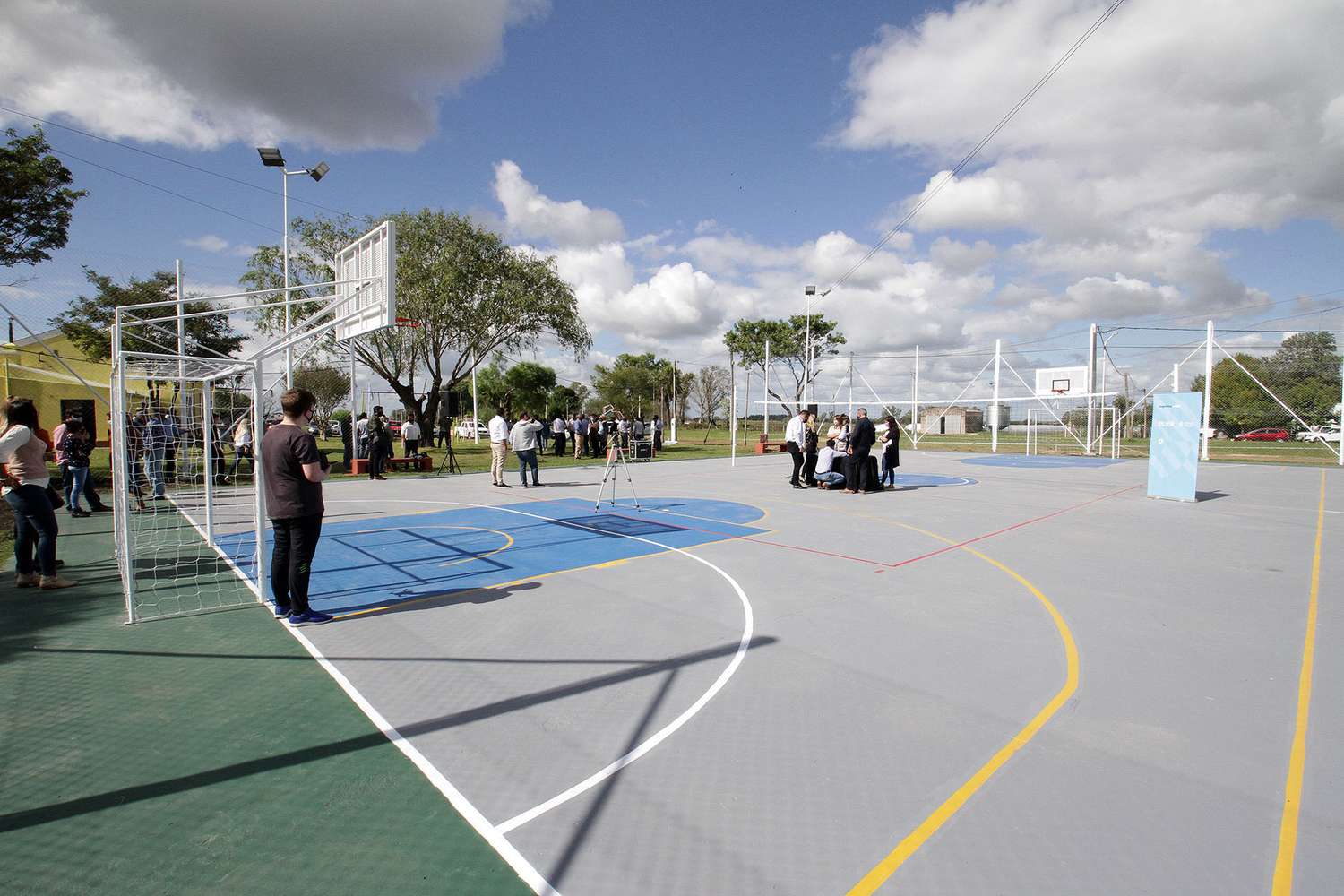 Gualeguay: Se proyecta construir dos playones deportivos en escuelas
