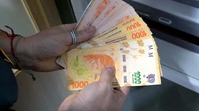 Por la alta inflación, el Banco Central prevé emitir billetes de $20.000 y $50.000