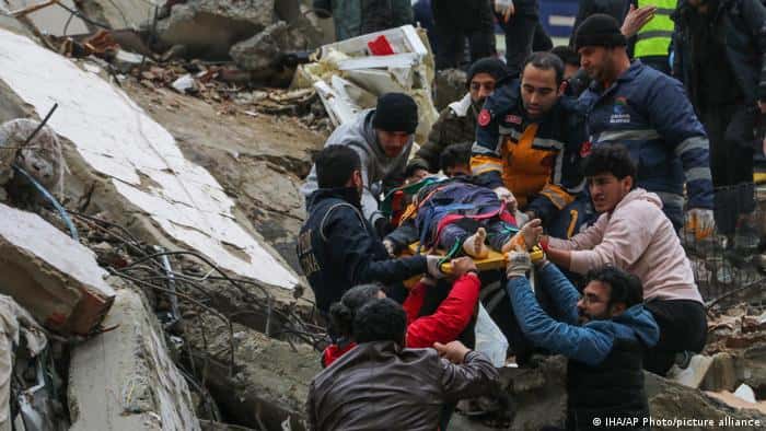 El número de muertos por el terremoto en Siria y Turquía se acerca a los 10.000