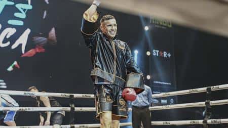Maravilla Martínez ganó por KO en el primer round en su debut en el Luna Park.