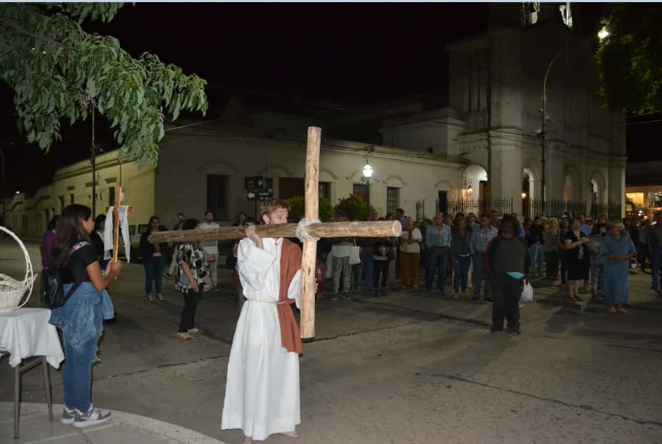 Se realizó el Vía Crucis