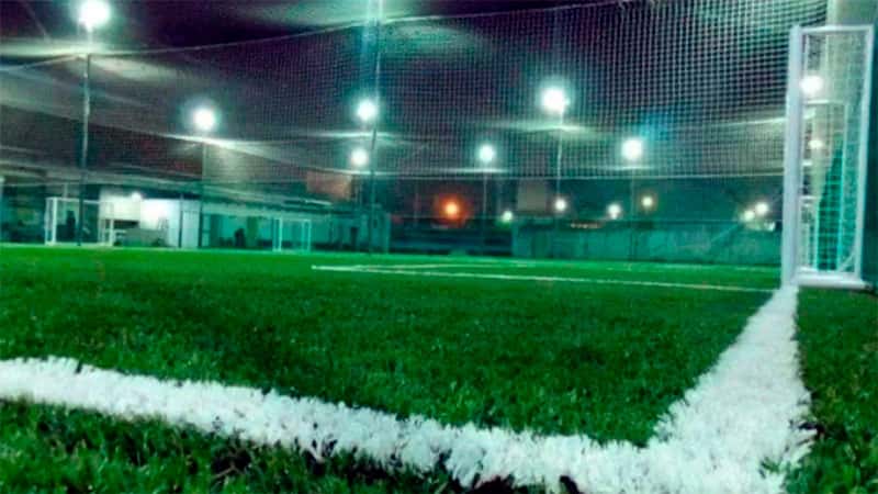 Un hombre falleció cuando jugaba al fútbol con amigos