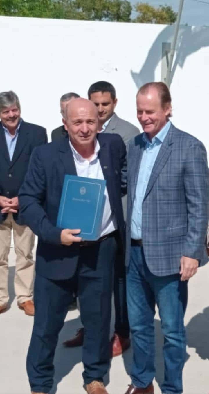 Fabián Menescardi recibió el Decreto de Obra de Bordet para el asfalto