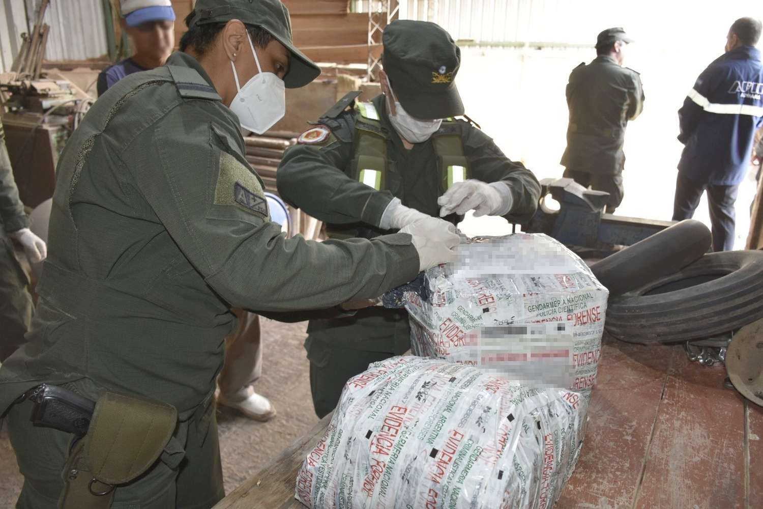 Gendarmería realiza la incineración de estupefacientes en Entre Ríos (2)