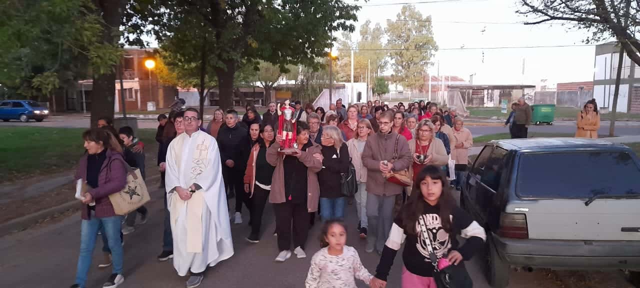 Se realizó tradicional procesión en honor a San Expedito: "Se pide y agradece"