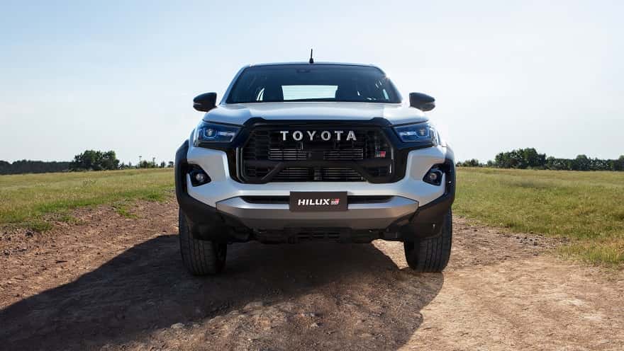 La camioneta Toyota Hilux abandonó el podio de los 0Km más vendidos: qué vehículos la superan