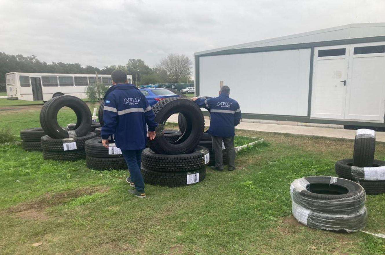Aduana secuestró neumáticos en Entre Ríos valuados en más de $11 millones