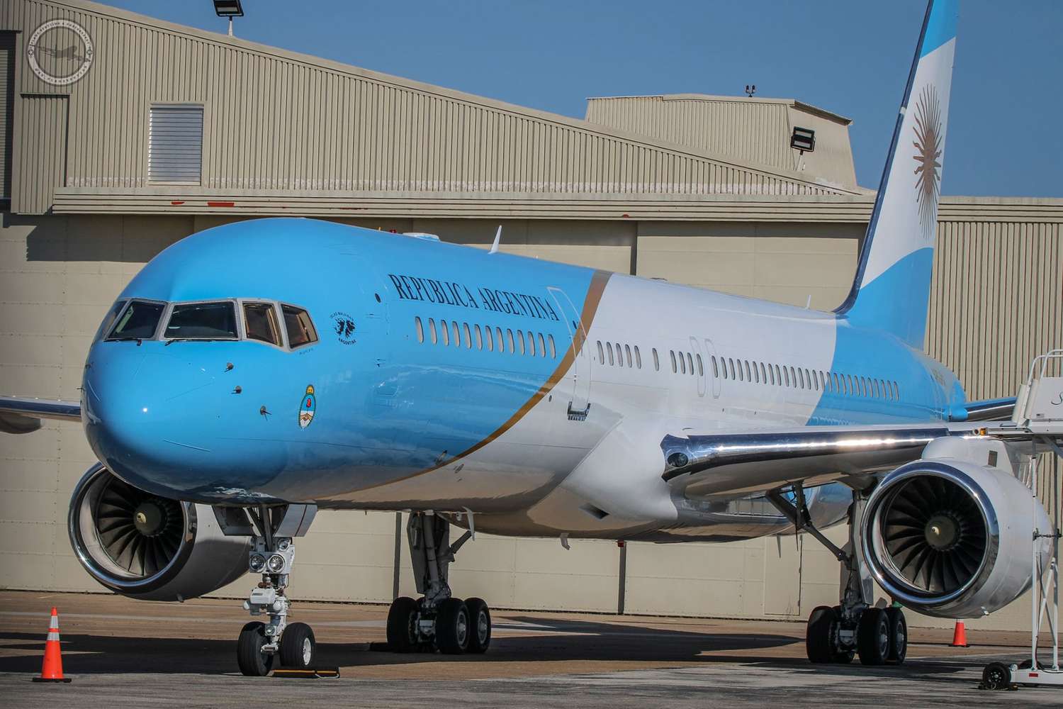 El nuevo avión presidencial llegó al país envuelto en críticas por su aterrizaje