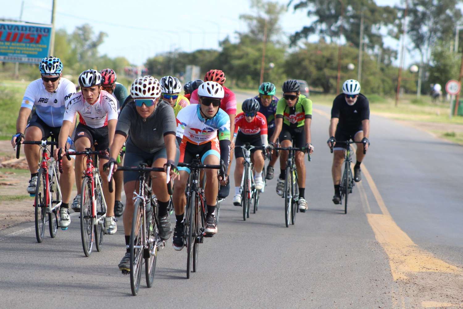 Gran expectativa por el ciclismo en el "Camino a Puerto Ruiz". Se esperan pedalistas locales, de la provincia y la probabilidad de que algún uruguayo también esté en carrera.