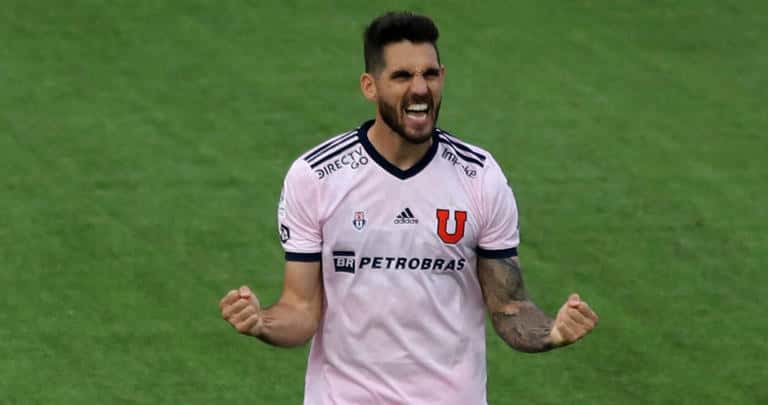 Joaquín Larrivey recibe oferta concreta para volver a jugar en Chile: firmaría hasta fines de 2024