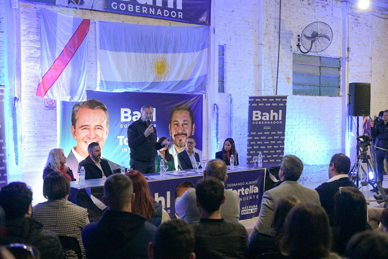 Bahl dijo que en estas elecciones «se ponen en juego los intereses y el futuro de la provincia”