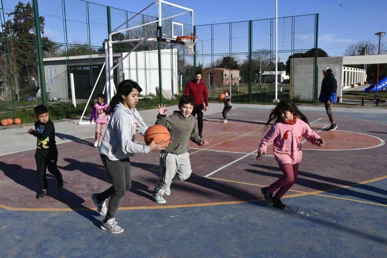 Intensa actividad deportiva infantil en el Barrio Los Corchos