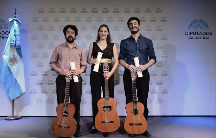 “Las Guitarras Gualeyas” continúan su camino de éxitos
