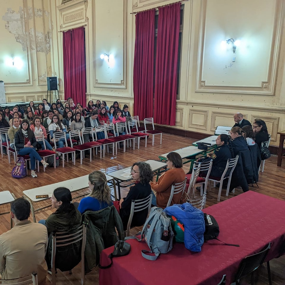 Se realizó un Conversatorio para Superior