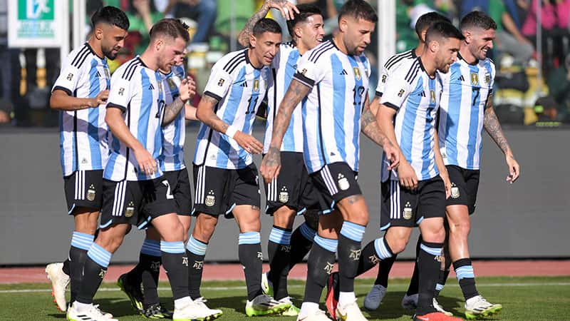 Argentina venció 3-0 a Bolivia en la altura de La Paz