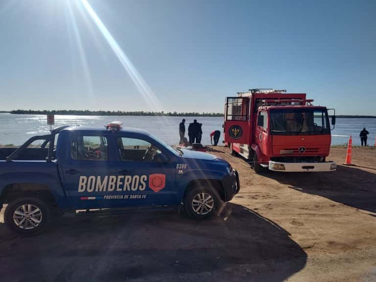 Una pareja cayó al río Paraná con su auto y hay un desaparecido