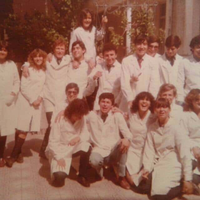 5º Año A, 1983, en el patio, junto al aljibe, en la vieja Escuela de Comercio-