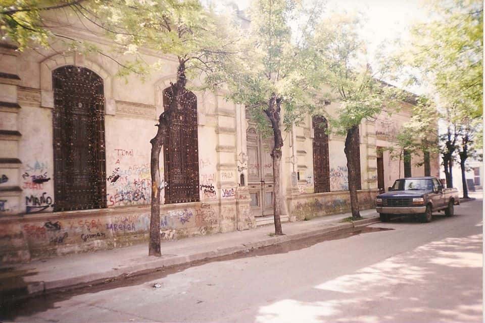 Antiguo edificio de la Escuela de Comercio C. Marcó- - copia