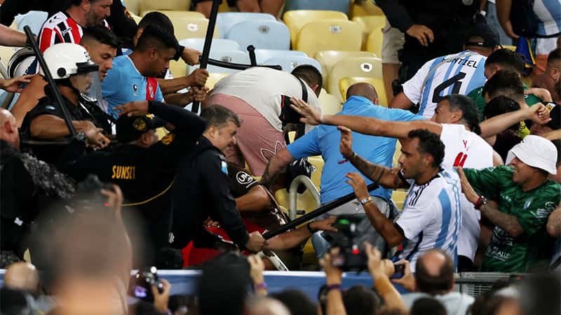 FIFA investigará el accionar de la policía brasileña contra los hinchas argentinos
