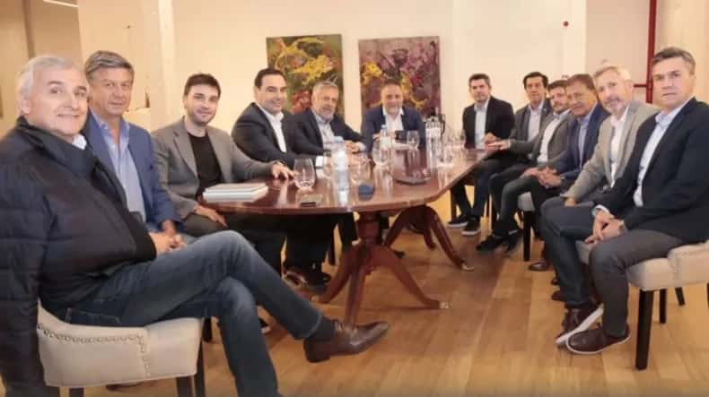 Los gobernadores de Juntos por el Cambio se reúnen para definir una postura sobre Javier Milei