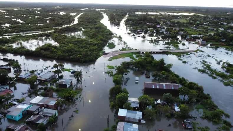 Una ciudad bajo agua por las intensas lluvias en Corrientes